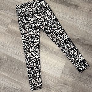 Balance collection workout pants animal print Women’s Medium So Soft